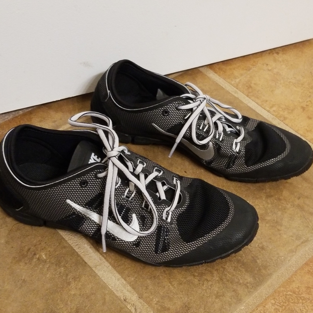 Nike womens shoes 9